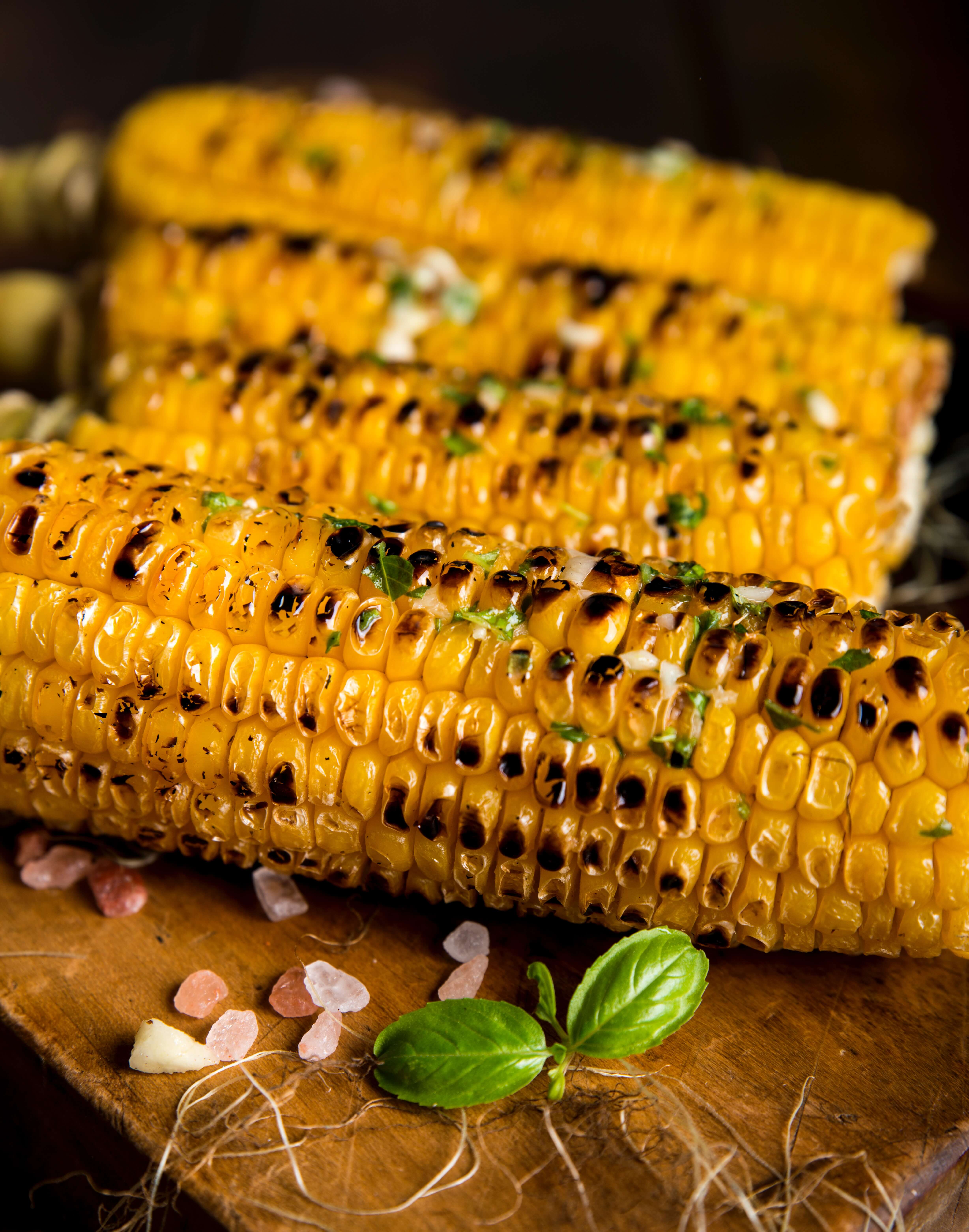 Picture of grilled sweet corn on a bbq