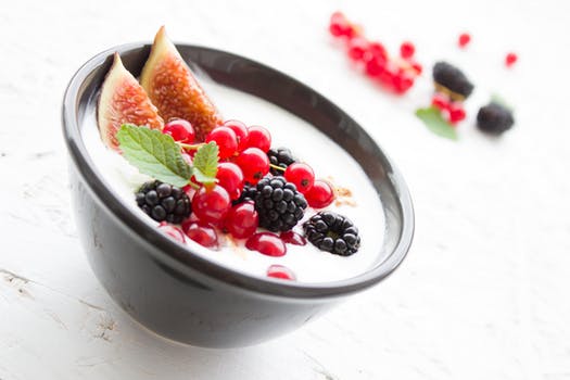 Picture of yoghurt and berries
